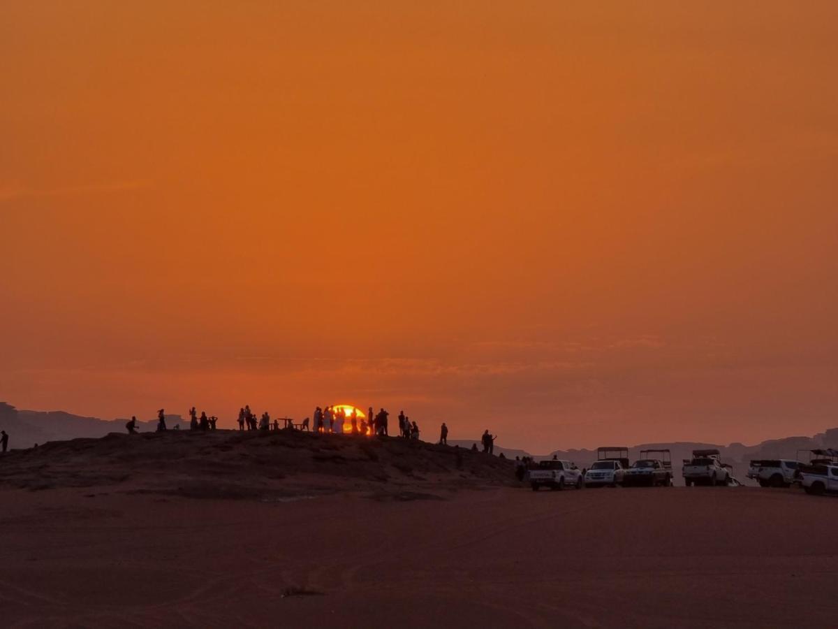 Desert Knights Camp Wadi Rum Ngoại thất bức ảnh